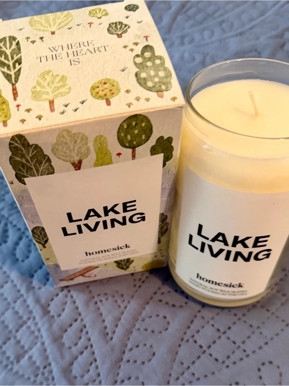 Homesick Candles “Lake Living” Scented Candle Fresh and Delicious NEW in Box